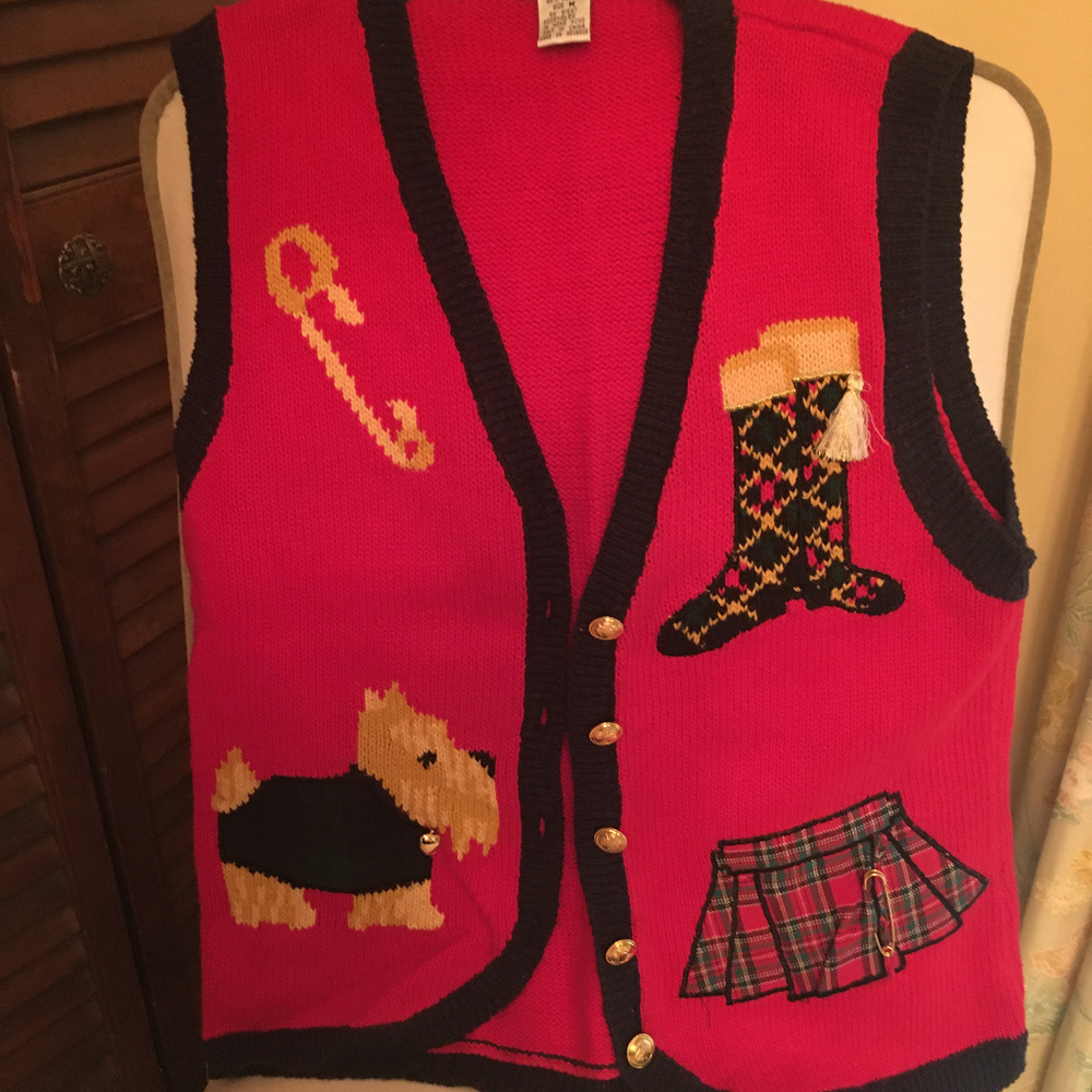 Appliqued Sweater Knit Vest